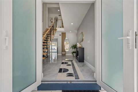 Casa en venta en Clearwater, Florida, 5 dormitorios, 276.48 m2 № 2233503 - foto 4