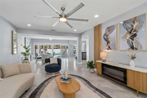 Casa en venta en Clearwater, Florida, 5 dormitorios, 276.48 m2 № 2233503 - foto 15