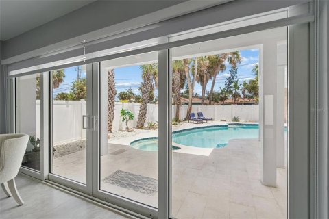 Casa en venta en Clearwater, Florida, 5 dormitorios, 276.48 m2 № 2233503 - foto 22
