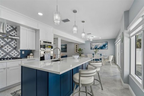 Casa en venta en Clearwater, Florida, 5 dormitorios, 276.48 m2 № 2233503 - foto 17