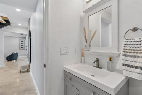 Casa en venta en Clearwater, Florida, 5 dormitorios, 276.48 m2 № 2233503 - foto 26