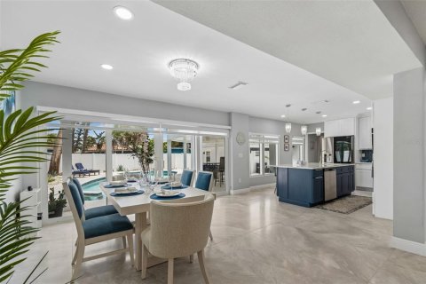 Casa en venta en Clearwater, Florida, 5 dormitorios, 276.48 m2 № 2233503 - foto 9