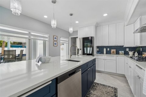 Casa en venta en Clearwater, Florida, 5 dormitorios, 276.48 m2 № 2233503 - foto 19