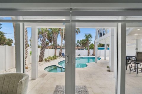 Casa en venta en Clearwater, Florida, 5 dormitorios, 276.48 m2 № 2233503 - foto 23