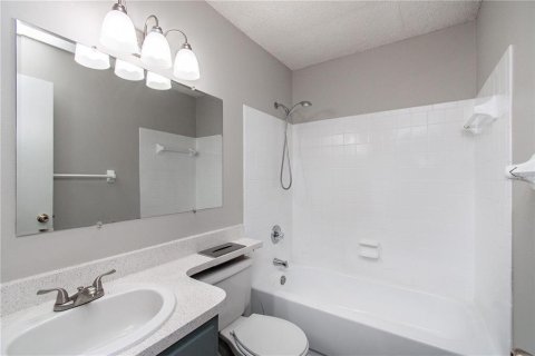 Condominio en alquiler en Zephyrhills, Florida, 2 dormitorios, 80.27 m2 № 1913945 - foto 9