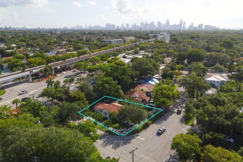 Villa ou maison à vendre à Miami, Floride: 2 chambres, 130.34 m2 № 2049833 - photo 19