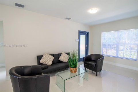 Villa ou maison à vendre à Miami, Floride: 2 chambres, 130.34 m2 № 2049833 - photo 7