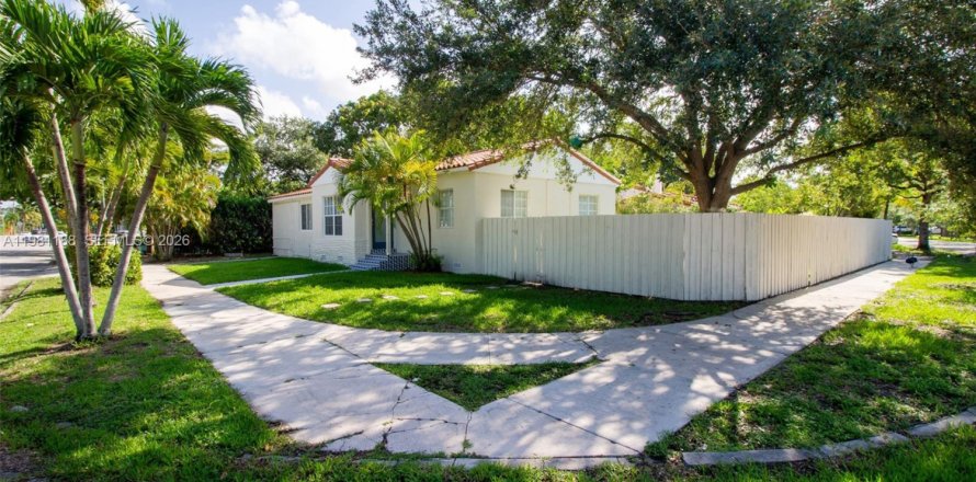 Villa ou maison à Miami, Floride 2 chambres, 130.34 m2 № 2049833