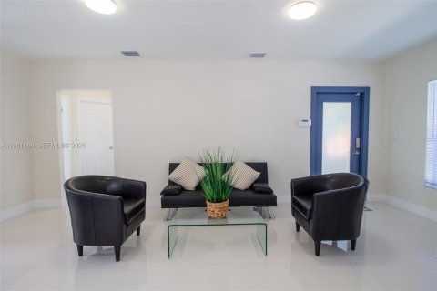 Villa ou maison à vendre à Miami, Floride: 2 chambres, 130.34 m2 № 2049833 - photo 8
