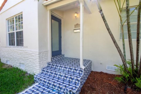 Villa ou maison à vendre à Miami, Floride: 2 chambres, 130.34 m2 № 2049833 - photo 4