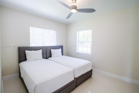 Villa ou maison à vendre à Miami, Floride: 2 chambres, 130.34 m2 № 2049833 - photo 15