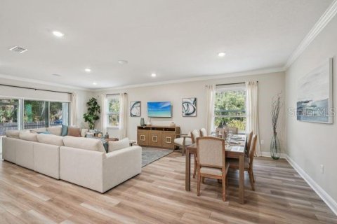 House in Gainesville, Florida 4 bedrooms, 199.83 sq.m. № 2197052 - photo 6