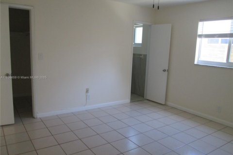 Villa ou maison à louer à Fort Lauderdale, Floride: 3 chambres, 143.26 m2 № 1963357 - photo 16