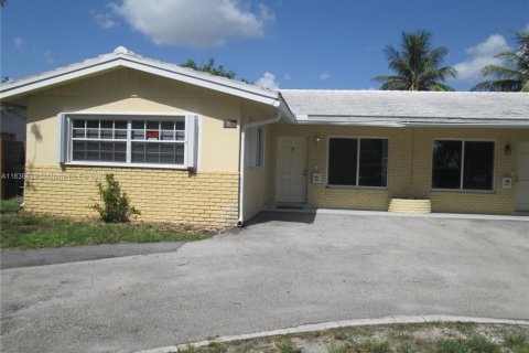 Villa ou maison à louer à Fort Lauderdale, Floride: 3 chambres, 143.26 m2 № 1963357 - photo 4