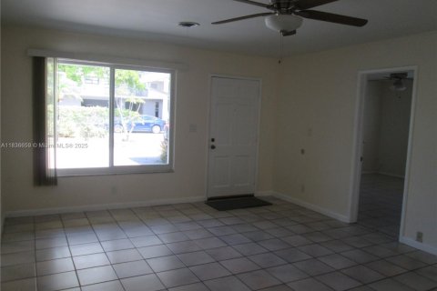 Villa ou maison à louer à Fort Lauderdale, Floride: 3 chambres, 143.26 m2 № 1963357 - photo 10