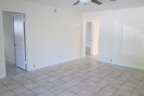 Villa ou maison à louer à Fort Lauderdale, Floride: 3 chambres, 143.26 m2 № 1963357 - photo 9