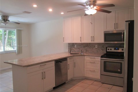 Villa ou maison à louer à Fort Lauderdale, Floride: 3 chambres, 143.26 m2 № 1963357 - photo 26