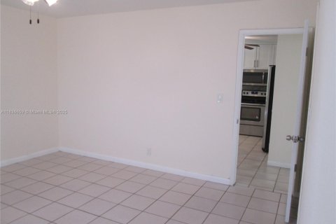 Villa ou maison à louer à Fort Lauderdale, Floride: 3 chambres, 143.26 m2 № 1963357 - photo 27