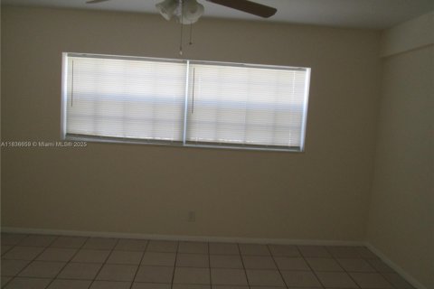 Villa ou maison à louer à Fort Lauderdale, Floride: 3 chambres, 143.26 m2 № 1963357 - photo 12