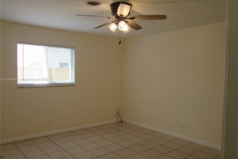 Villa ou maison à louer à Fort Lauderdale, Floride: 3 chambres, 143.26 m2 № 1963357 - photo 18