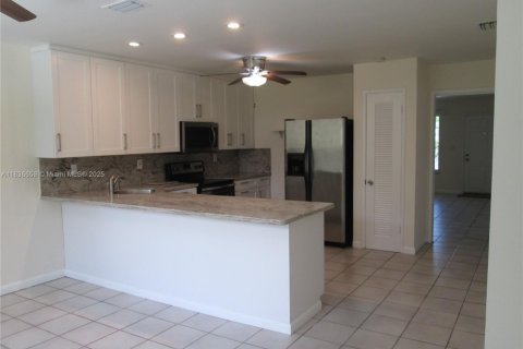 Villa ou maison à louer à Fort Lauderdale, Floride: 3 chambres, 143.26 m2 № 1963357 - photo 23