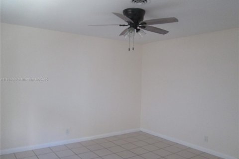 Villa ou maison à louer à Fort Lauderdale, Floride: 3 chambres, 143.26 m2 № 1963357 - photo 21