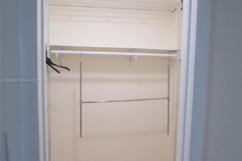 Villa ou maison à louer à Fort Lauderdale, Floride: 3 chambres, 143.26 m2 № 1963357 - photo 15