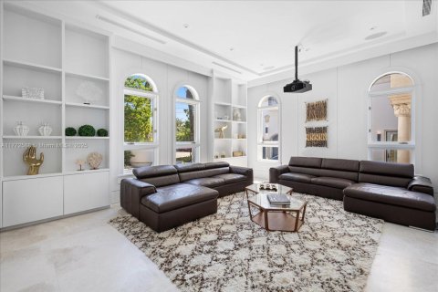 Casa en venta en Miami Beach, Florida, 6 dormitorios, 812.71 m2 № 1809670 - foto 9