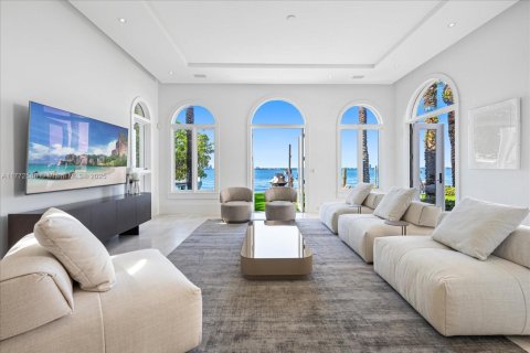 Casa en venta en Miami Beach, Florida, 6 dormitorios, 812.71 m2 № 1809670 - foto 13