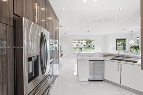 Villa ou maison à vendre à Doral, Floride: 5 chambres, 337.79 m2 № 2418052 - photo 9
