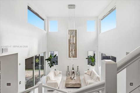 Villa ou maison à vendre à Doral, Floride: 5 chambres, 337.79 m2 № 2418052 - photo 3