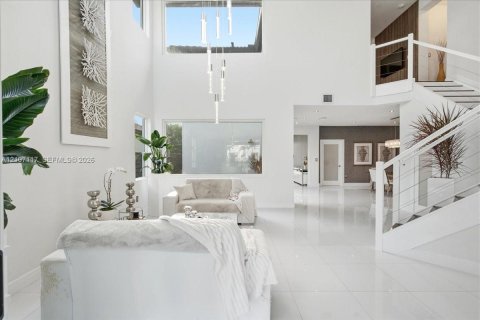 Villa ou maison à vendre à Doral, Floride: 5 chambres, 337.79 m2 № 2418052 - photo 4