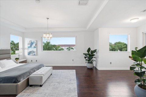 Villa ou maison à vendre à Doral, Floride: 5 chambres, 337.79 m2 № 2418052 - photo 13
