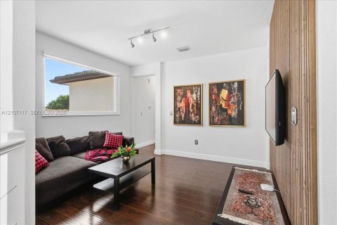Villa ou maison à vendre à Doral, Floride: 5 chambres, 337.79 m2 № 2418052 - photo 18