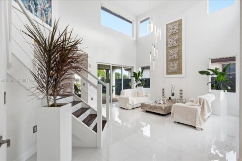 Villa ou maison à Doral, Floride 5 chambres, 337.79 m2 № 2418052