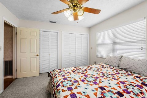 Villa ou maison à vendre à Dade City, Floride: 2 chambres, 176.98 m2 № 2298209 - photo 18