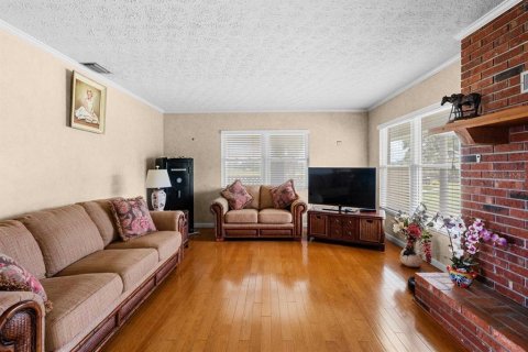 Villa ou maison à vendre à Dade City, Floride: 2 chambres, 176.98 m2 № 2298209 - photo 4