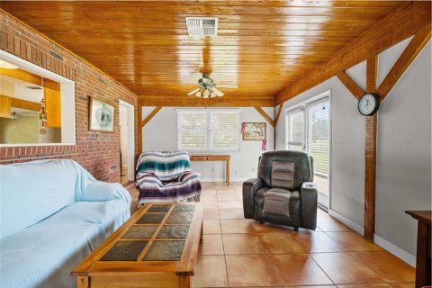 Villa ou maison à vendre à Dade City, Floride: 2 chambres, 176.98 m2 № 2298209 - photo 12