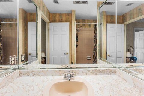 Villa ou maison à vendre à Dade City, Floride: 2 chambres, 176.98 m2 № 2298209 - photo 17