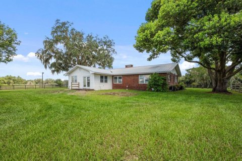 Villa ou maison à vendre à Dade City, Floride: 2 chambres, 176.98 m2 № 2298209 - photo 22