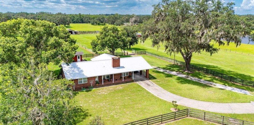 Villa ou maison à Dade City, Floride 2 chambres, 176.98 m2 № 2298209