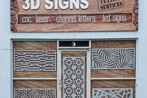 Купить коммерческую недвижимость в Катлер-Бей, Флорида № 1989633 - фото 3