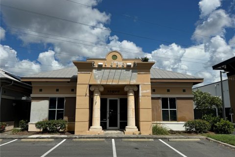 Propiedad comercial en alquiler en Palm Harbor, Florida, 285.77 m2 № 1918492 - foto 1