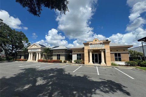 Propiedad comercial en alquiler en Palm Harbor, Florida, 285.77 m2 № 1918492 - foto 3