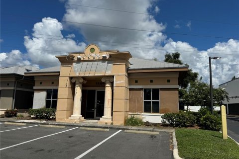Propiedad comercial en alquiler en Palm Harbor, Florida, 285.77 m2 № 1918492 - foto 2