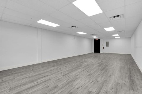 Propiedad comercial en alquiler en Orlando, Florida № 1061920 - foto 11