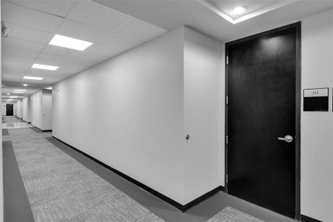 Propiedad comercial en alquiler en Orlando, Florida № 1061920 - foto 3