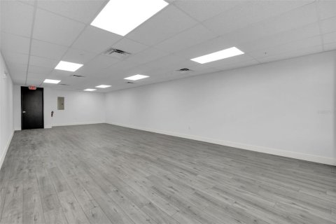 Propiedad comercial en alquiler en Orlando, Florida № 1061920 - foto 9