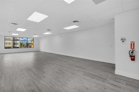 Propiedad comercial en alquiler en Orlando, Florida № 1061920 - foto 8