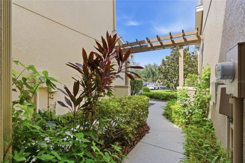 Townhouse in Tampa, Florida 3 bedrooms, 217.76 sq.m. № 2394037 - photo 6